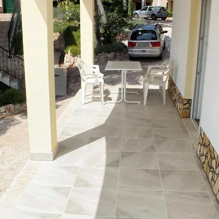 And By The Sea - 3097 Πανσιόν Rogoznica (Sibenik-Knin)