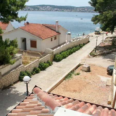 And By The Sea - 3097 בית הארחה