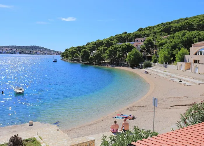 And By The Sea - 3097 Rogoznica (Sibenik-Knin)