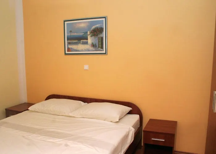 Πανσιόν And By The Sea - 3097 3*